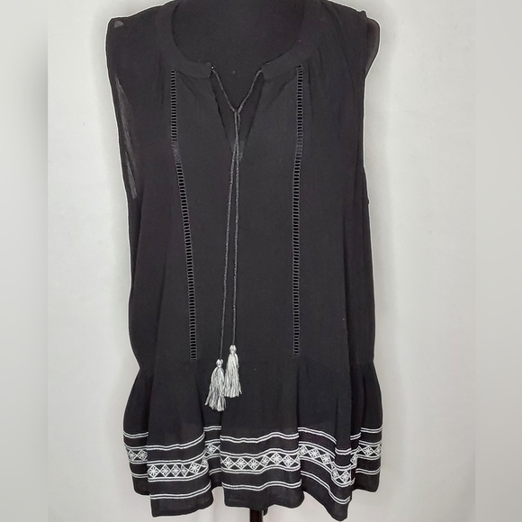 CeCe Black & White Split-Neck Sleeveless Embroidered Peplum Top - Size XL - Picture 1 of 6